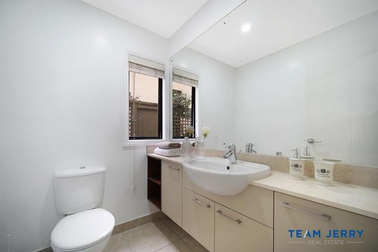 Photo of property in 27 Bridgefield Crescent, Flat Bush, Auckland, 2016