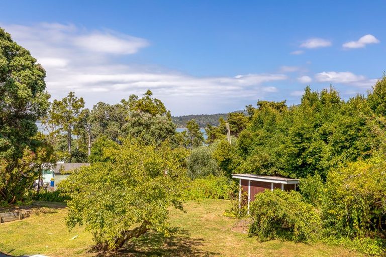 Photo of property in 91 Kauri Point Road, Laingholm, Auckland, 0604