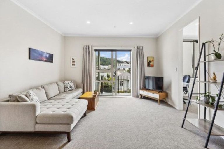 Photo of property in Stadium Garden Flats, 202/107 Thorndon Quay, Pipitea, Wellington, 6011