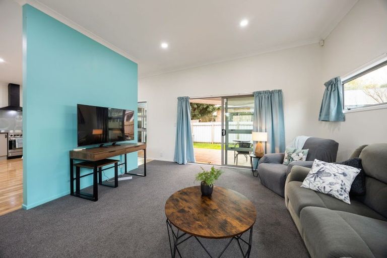 Photo of property in 27a Kenney Crescent, Fairfield, Hamilton, 3214