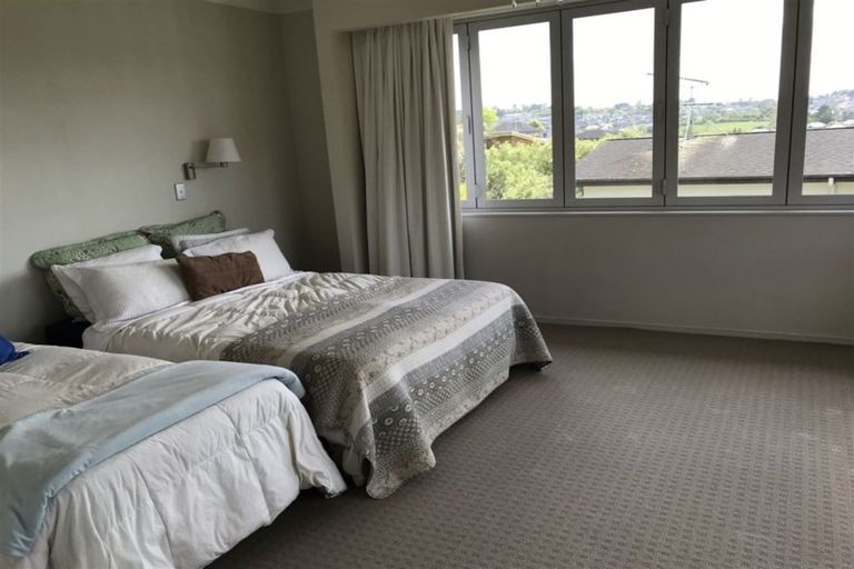 Photo of property in 11 Lismore Way, Oteha, Auckland, 0632