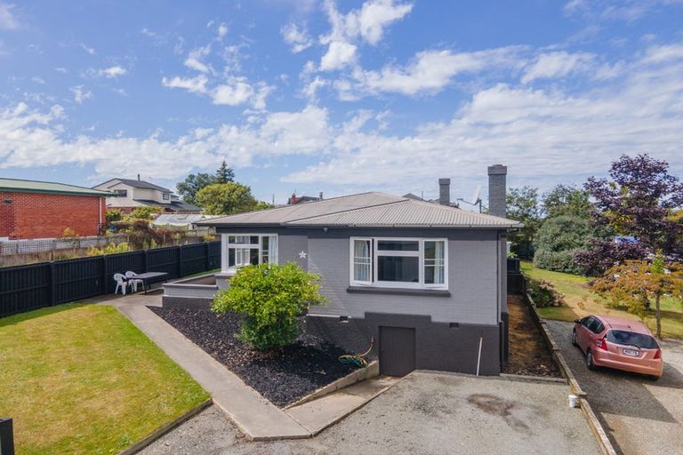 Photo of property in 35 Avenue Road, West End, Timaru, 7910