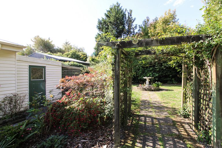 Photo of property in 78 Victoria Street, Carterton, 5713