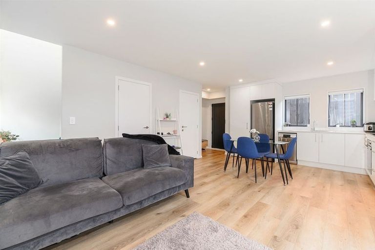 Photo of property in 13/15 Sunhill Road, Sunnyvale, Auckland, 0612