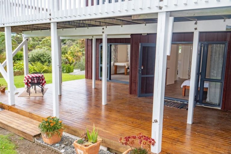 Photo of property in 44 Heretaunga Crescent, Cable Bay, 0420