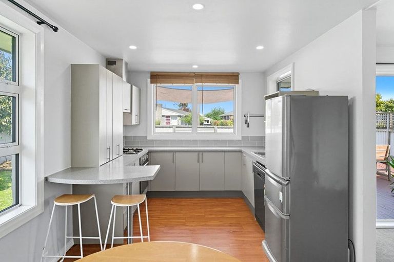 Photo of property in 6 Roswell Place, Islington, Christchurch, 8042