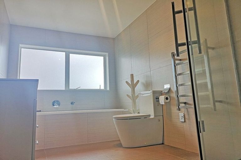 Photo of property in 6 Whaley Greens, Silverdale, 0932