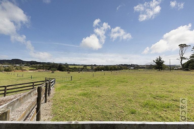 Photo of property in 118 Cottle Road, Taupaki, Henderson, 0782