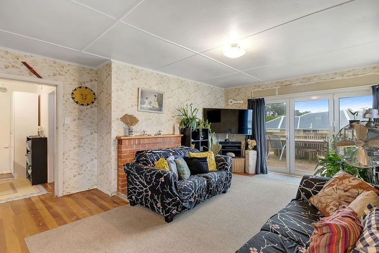 Photo of property in 19 Dimock Street, Titahi Bay, Porirua, 5022