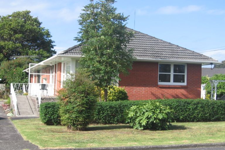 Photo of property in 2/15 Brook Street, Milford, Auckland, 0620