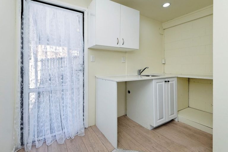 Photo of property in 307 Triangle Road, Massey, Auckland, 0614