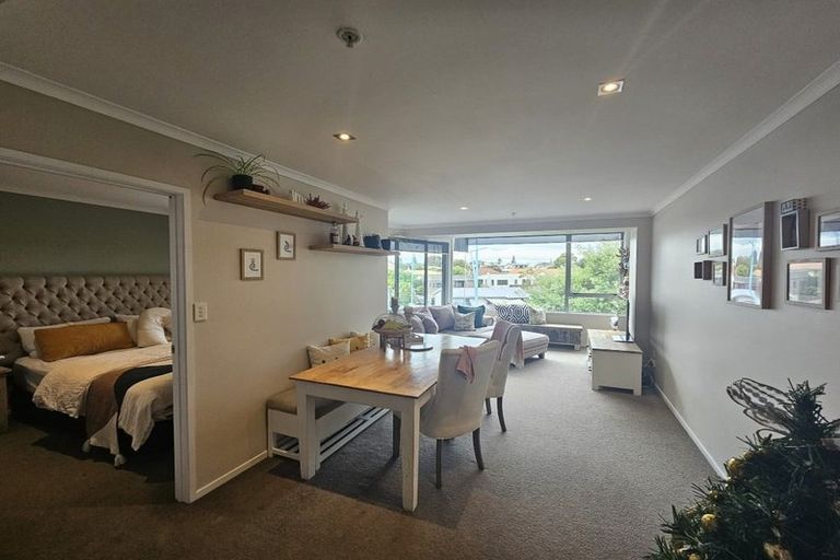 Photo of property in Algarve Apartments, 203/332 Maunganui Road, Mount Maunganui, 3116