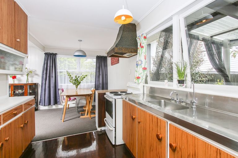 Photo of property in 26 Kirby Street, Glendene, Auckland, 0602