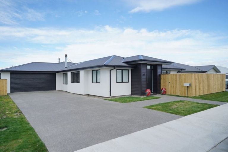 Photo of property in 31 El Alamein Avenue, Rangiora, 7400