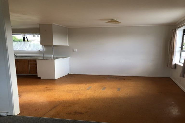 Photo of property in 1/64 Sunvue Road, Glen Eden, Auckland, 0602