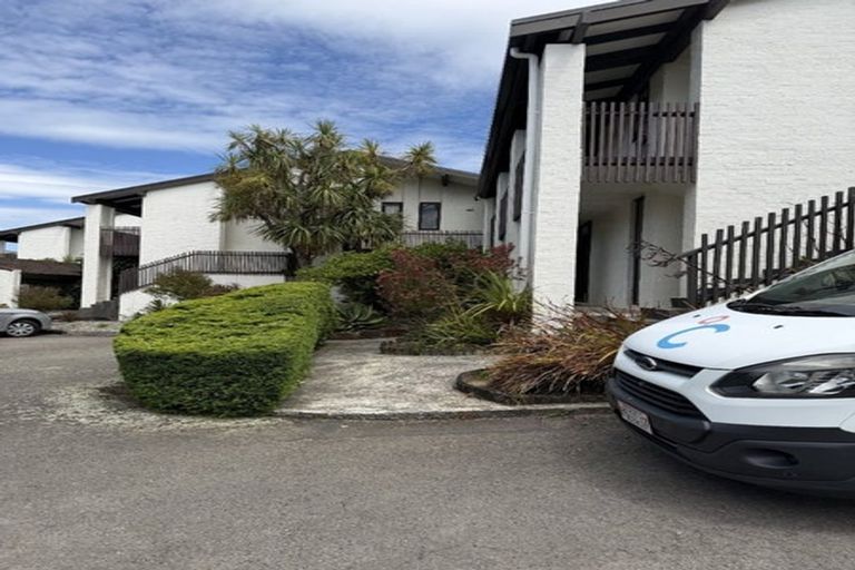 Photo of property in 141a Churton Drive, Churton Park, Wellington, 6037