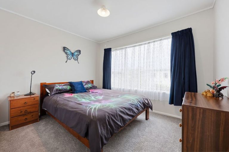 Photo of property in 2/23 Butley Drive, Farm Cove, Auckland, 2012