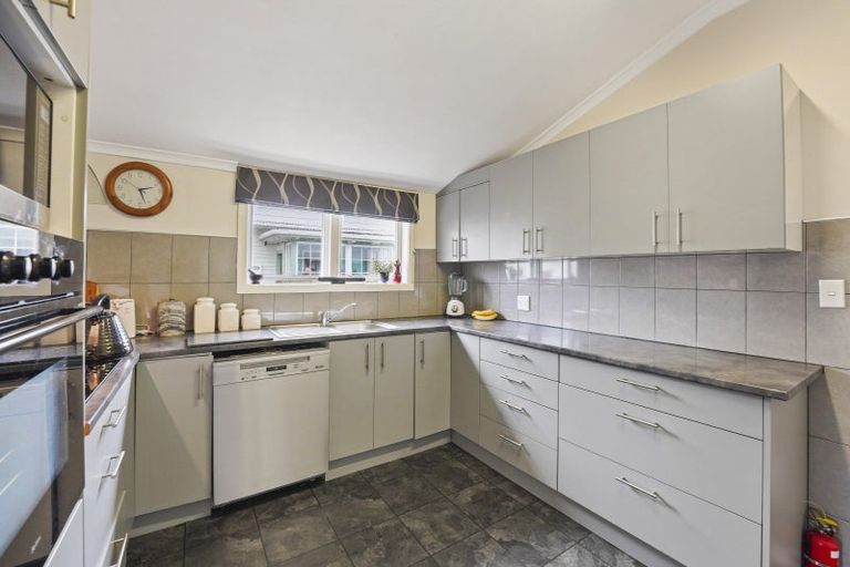 Photo of property in 47 Palmer Crescent, Silverstream, Upper Hutt, 5019