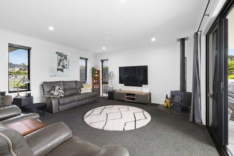 Photo of property in 39 Kendallvale Drive, Waiuku, 2123