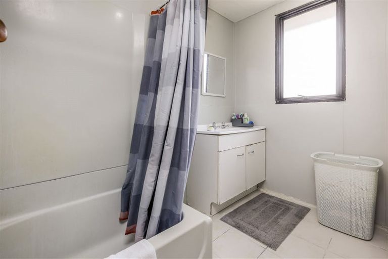 Photo of property in 3/16 Barneys Farm Road, Clendon Park, Auckland, 2103