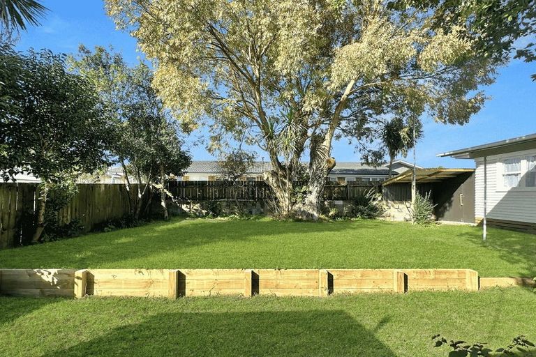 Photo of property in 11 Rowan Terrace, Te Atatu South, Auckland, 0610