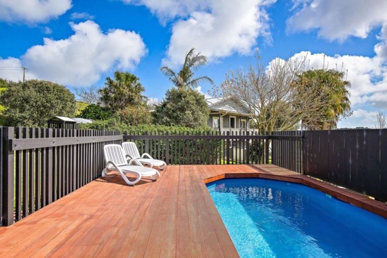 Photo of property in 12 Onewhero Road, Kaukapakapa, Warkworth, 0984