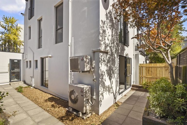 Photo of property in 28f Cranmer Square, Christchurch Central, Christchurch, 8013