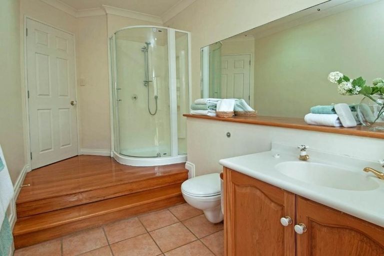 Photo of property in 23 Manor Park, Sunnyhills, Auckland, 2010