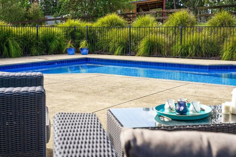 Photo of property in 206 Trigg Road, Kumeu, 0891