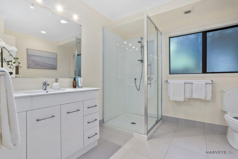 Photo of property in 134 Woodlands Park Road, Titirangi, Auckland, 0604