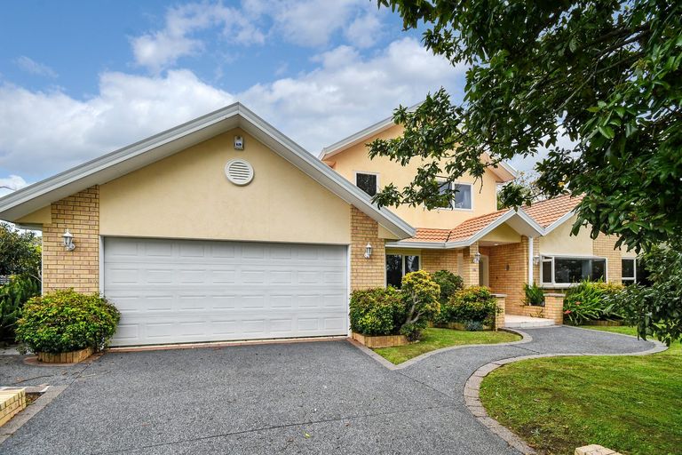 Photo of property in 15 Len Garlick Place, Pahurehure, Papakura, 2113