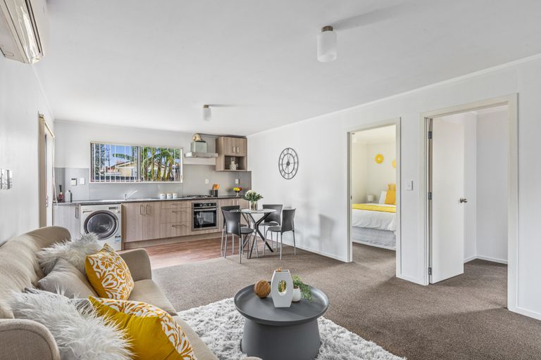 Photo of property in 29 Lavinia Crescent, Mangere East, Auckland, 2024