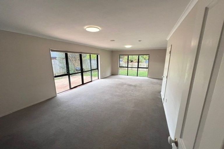 Photo of property in 25 Courtvale Place, Flat Bush, Auckland, 2019