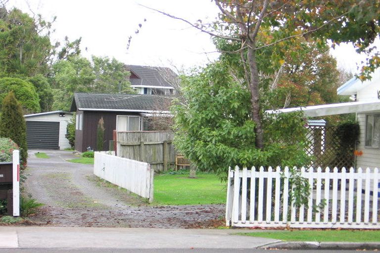 Photo of property in 22 Pahiatua Street, Hokowhitu, Palmerston North, 4410