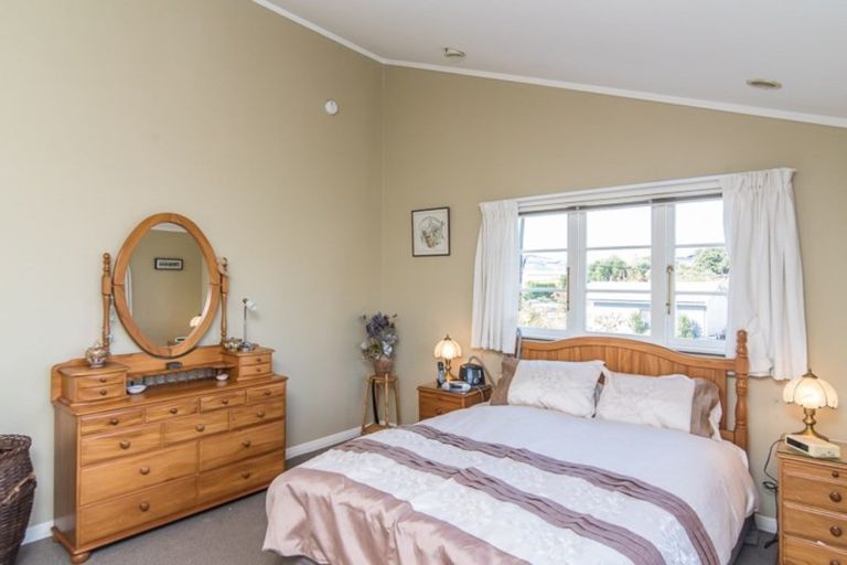 Photo of property in 26 Bluegum Road, Paraparaumu Beach, Paraparaumu, 5032