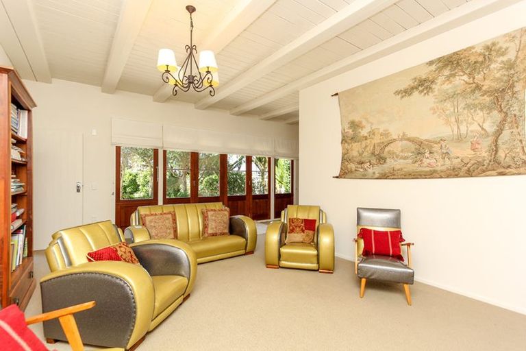 Photo of property in 23 Jans Terrace, Oakura, 4314