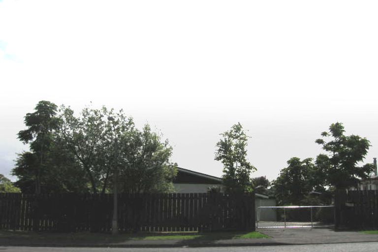 Photo of property in 19 Waari Avenue, Sunnyvale, Auckland, 0612