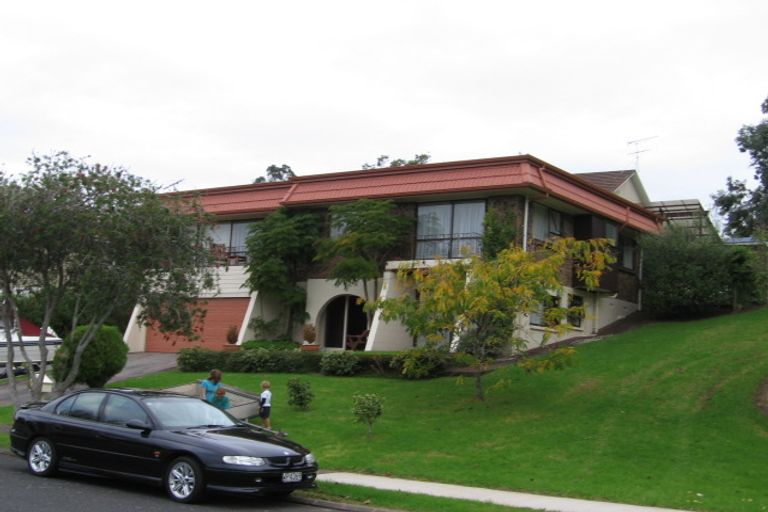 Photo of property in 25 Lastel Place, Shelly Park, Auckland, 2014