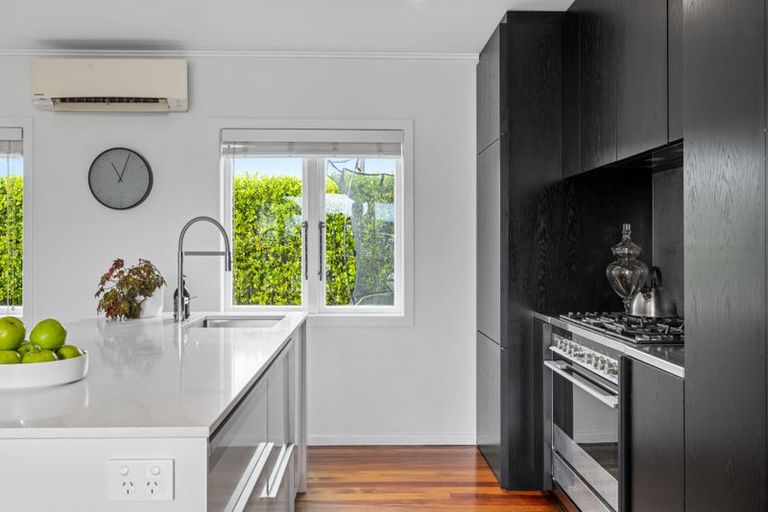 Photo of property in 1/74 College Road, Northcote, Auckland, 0627