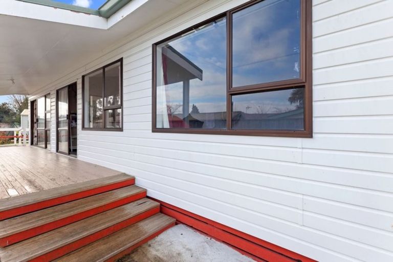 Photo of property in 15 Kauri Street, Edgecumbe, 3120