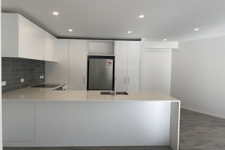 Photo of property in 30a Collins Avenue, Tawa, Wellington, 5028