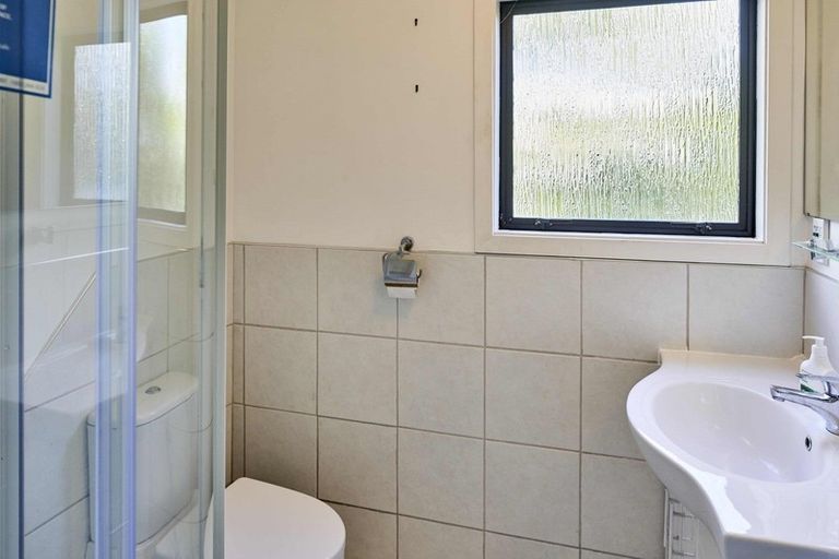 Photo of property in 27 Eskdale Road, Papakowhai, Porirua, 5024