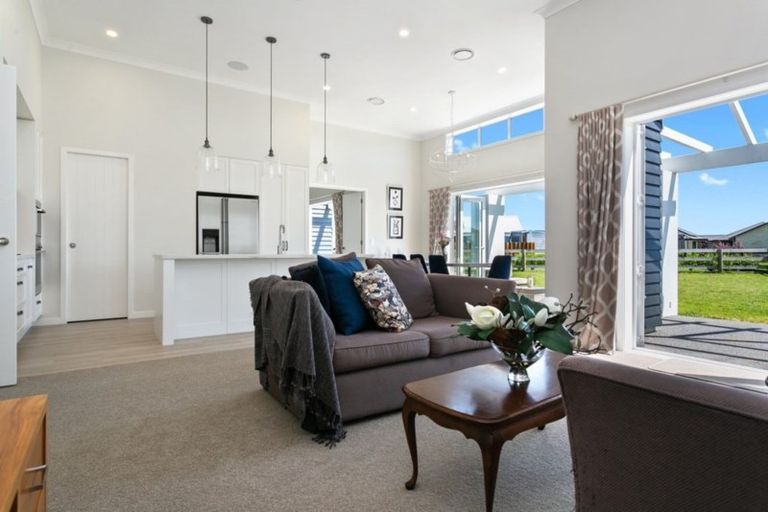 Photo of property in 1 Kotare Grove, Cambridge, 3434