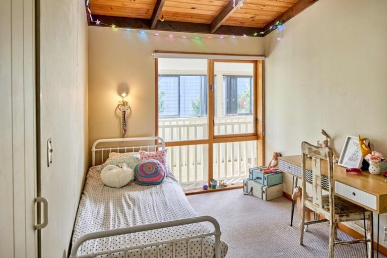 Photo of property in 81 Sea Vista Drive, Pukerua Bay, 5026