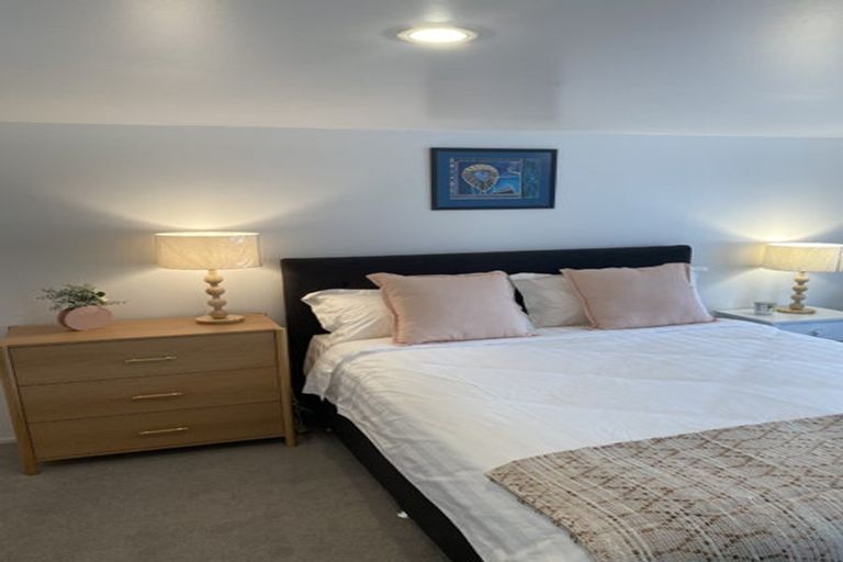 Photo of property in 244 Point View Drive, East Tamaki Heights, Auckland, 2016