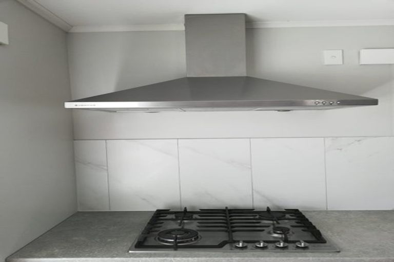 Photo of property in 3 Glen Marine Parade, Glendene, Auckland, 0602