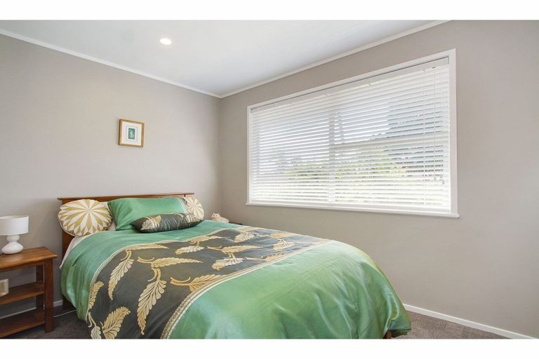 Photo of property in 7 Taynith Place, Glenfield, Auckland, 0629