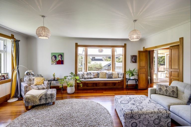 Photo of property in 1 Lambton Road, Hospital Hill, Napier, 4110