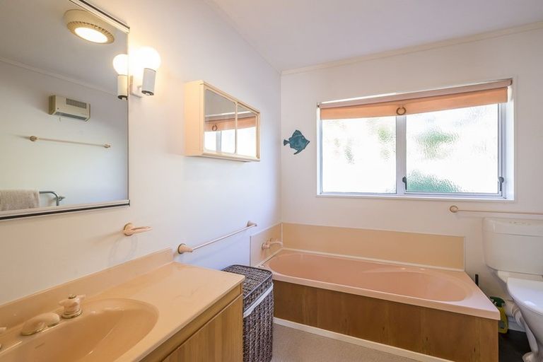 Photo of property in 270 Manly Street, Paraparaumu Beach, Paraparaumu, 5032