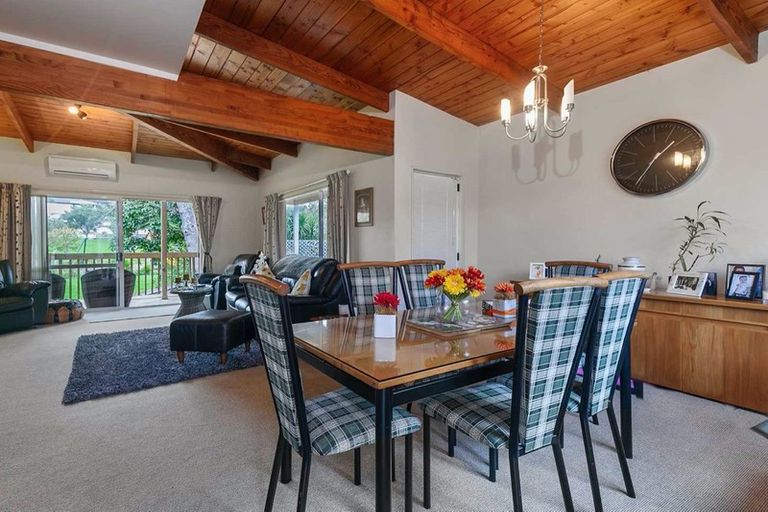 Photo of property in 2/94 Nigel Road, Browns Bay, Auckland, 0630